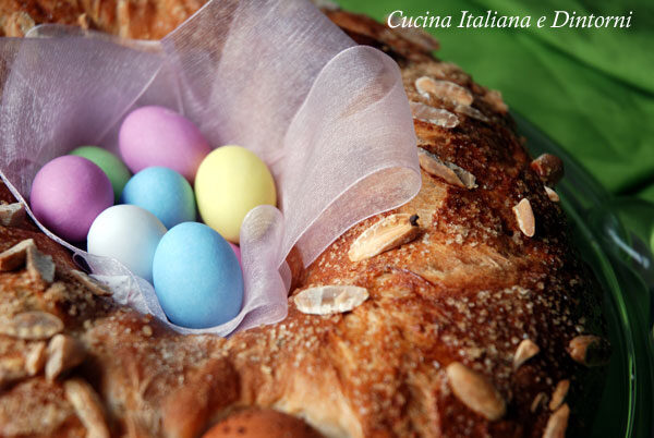 Corona di pane pasquale