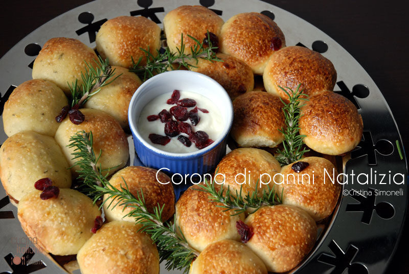 Corona di panini natalizia