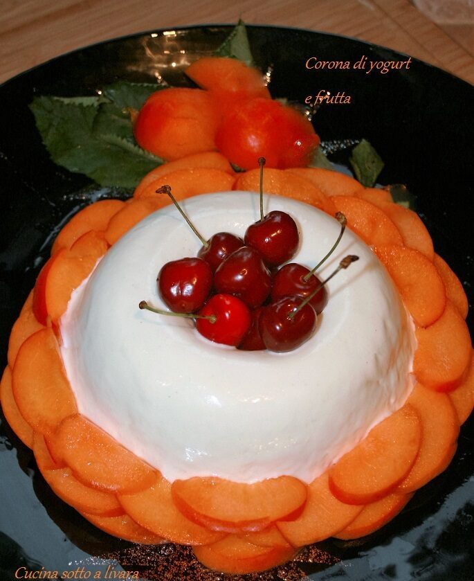 Corona di yogurt e frutta