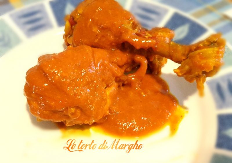 Cosce di pollo con salsa di peperoni