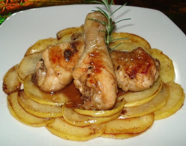 Cosce di pollo in padella al marsala miele e mele (per 4)