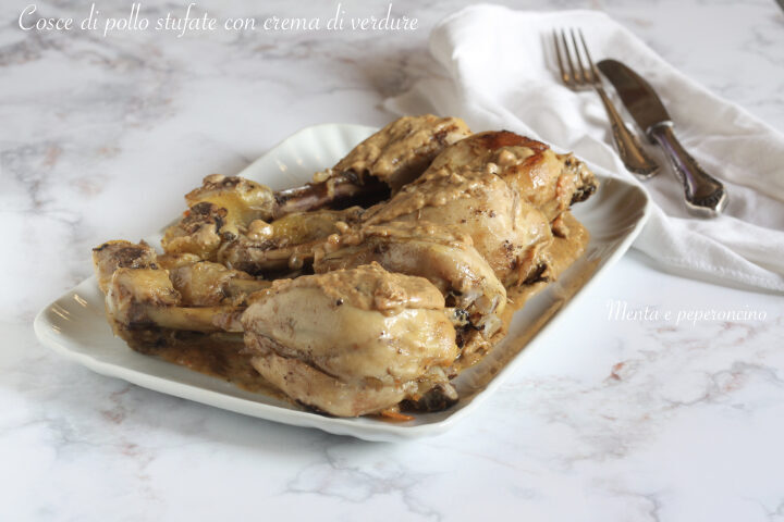 Cosce di pollo stufate con crema di verdure