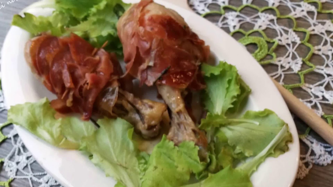 Coscette di pollo aromatizzate con prosciutto crudo