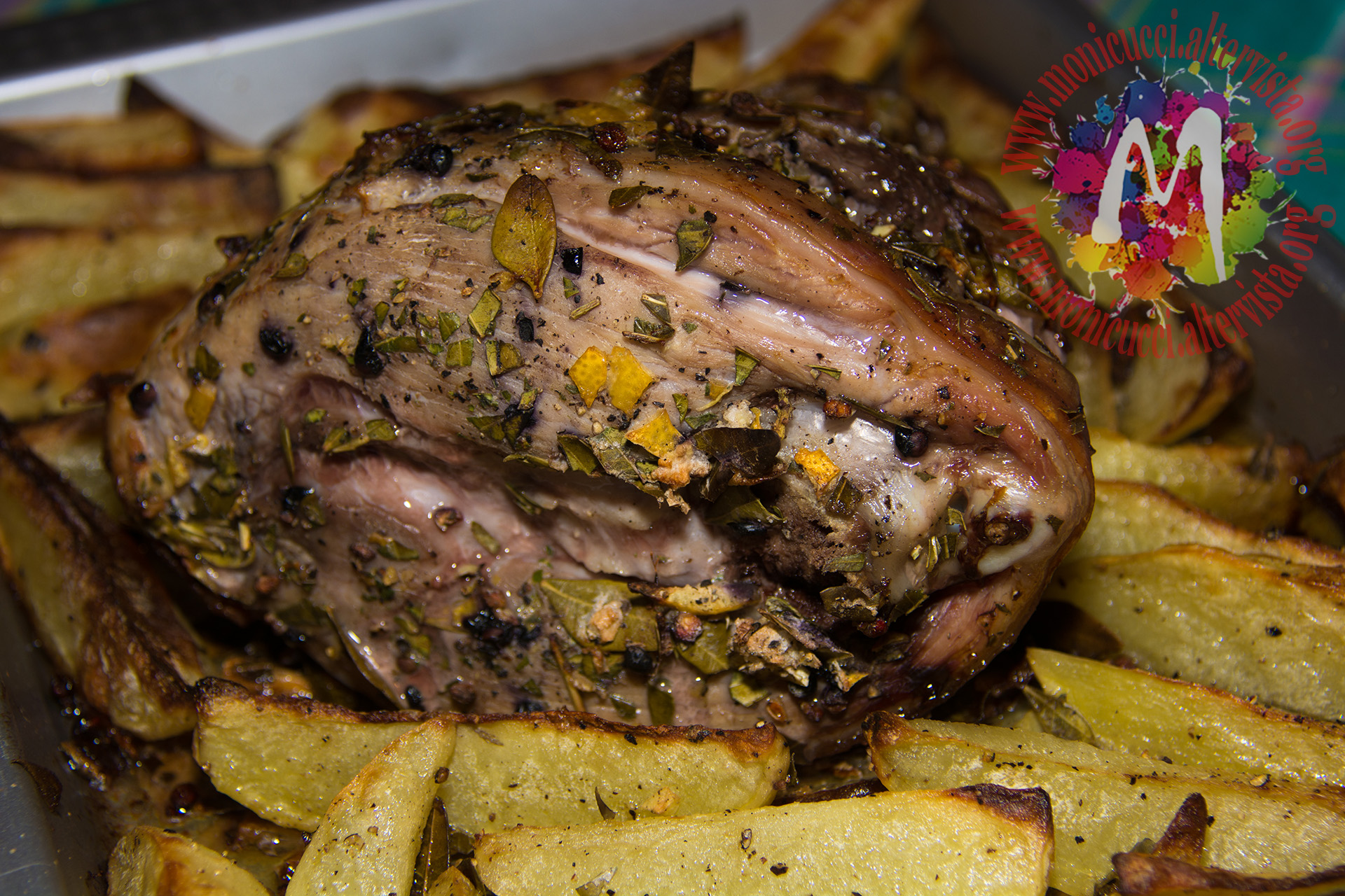 Cosciotto di maialino al mirto con patate