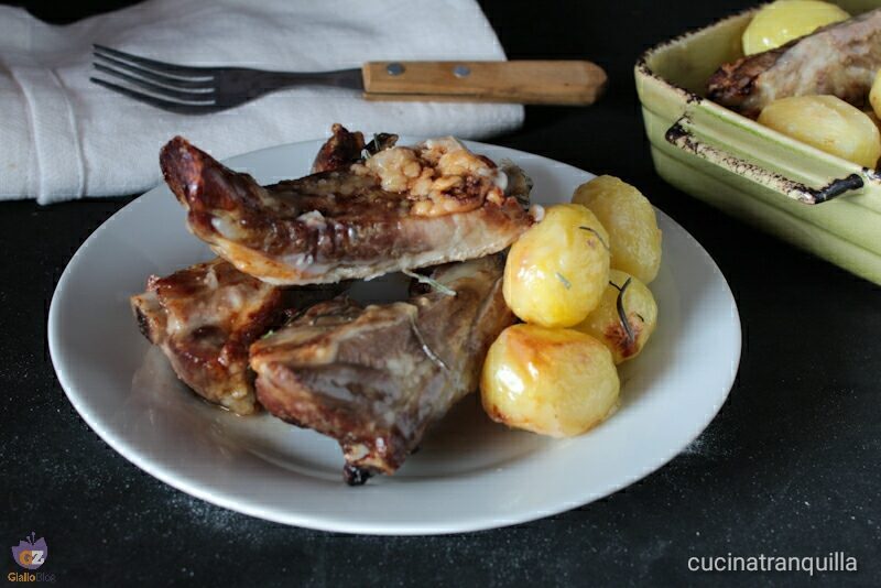 Costine al forno con patate