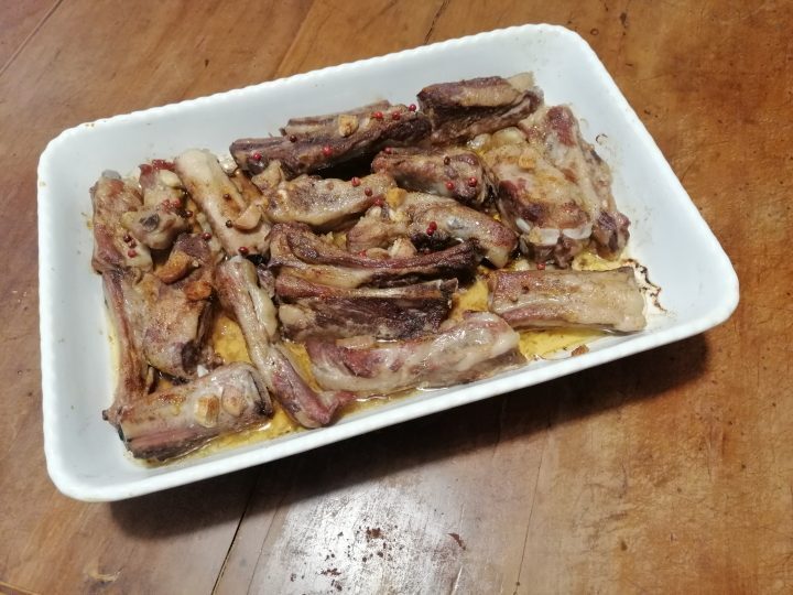 Costine di maiale al pepe rosa