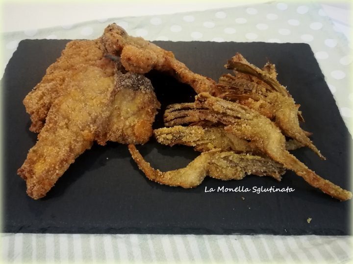 Costolette di agnello e carciofi impanati e fritti