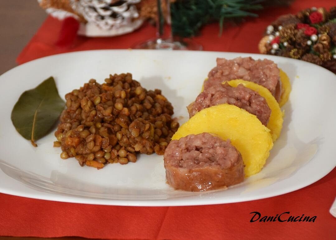 Cotechino con polenta e lenticchie