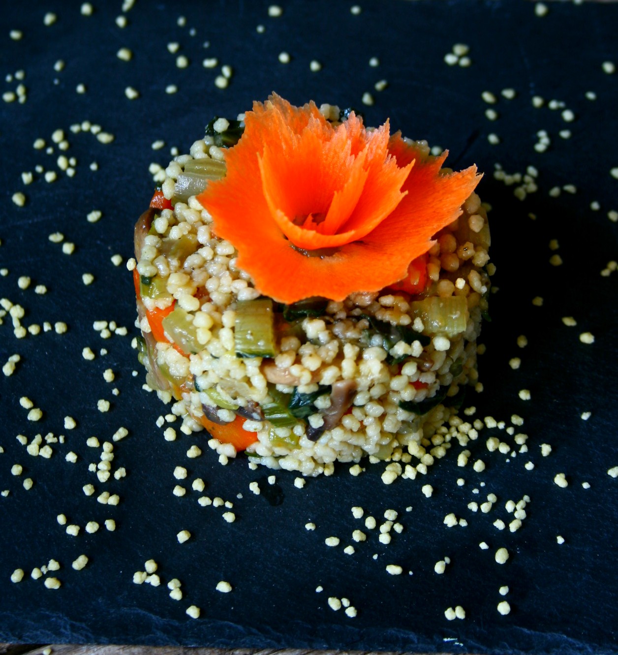 Cous cous alla maniera della ribollita  toscana con funghi