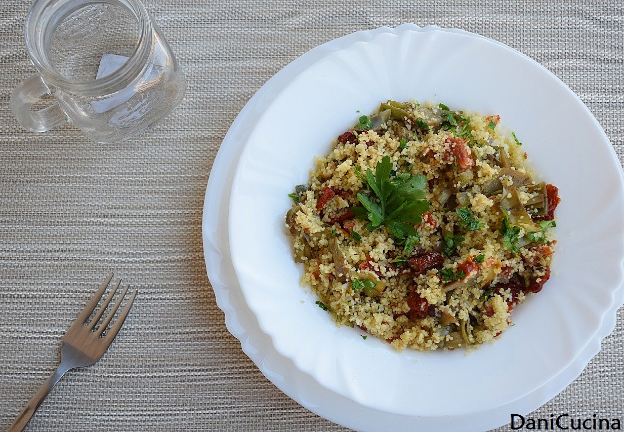 Cous cous con carciofi e pomodori secchi