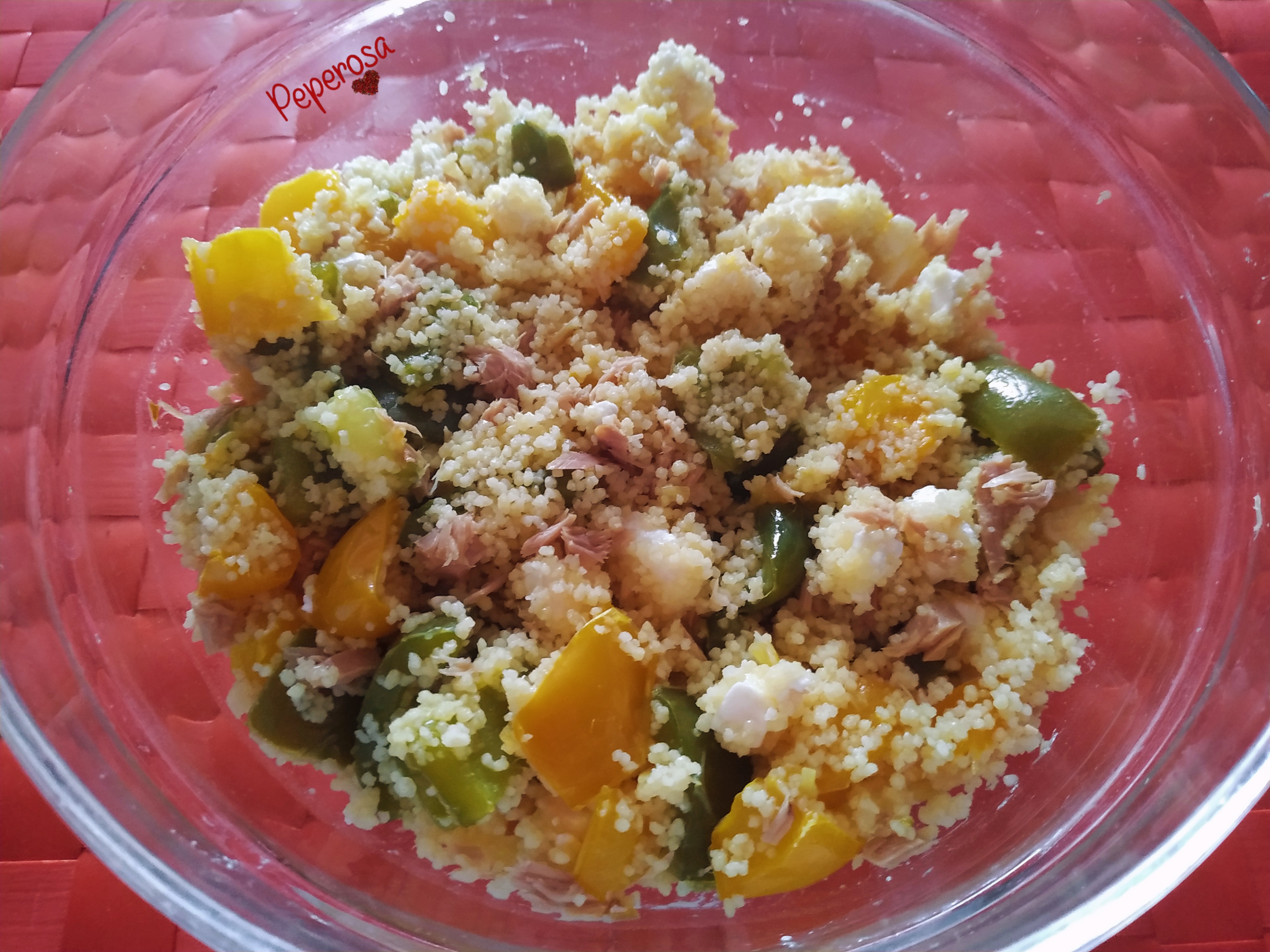 Cous cous con peperoni tonno e feta