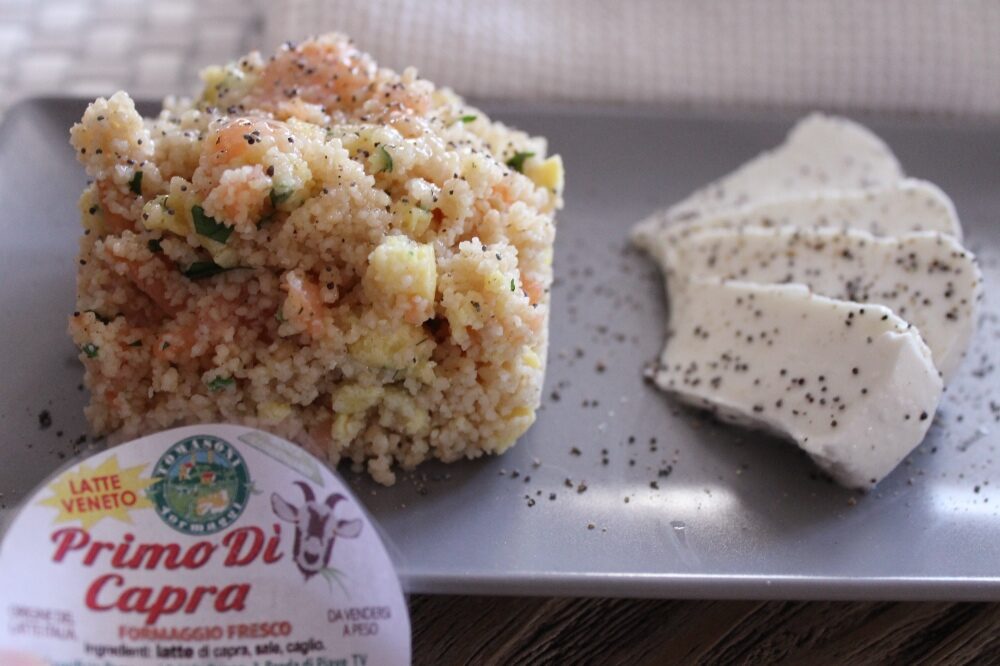 Cous cous con salmone, uova e primo di capra