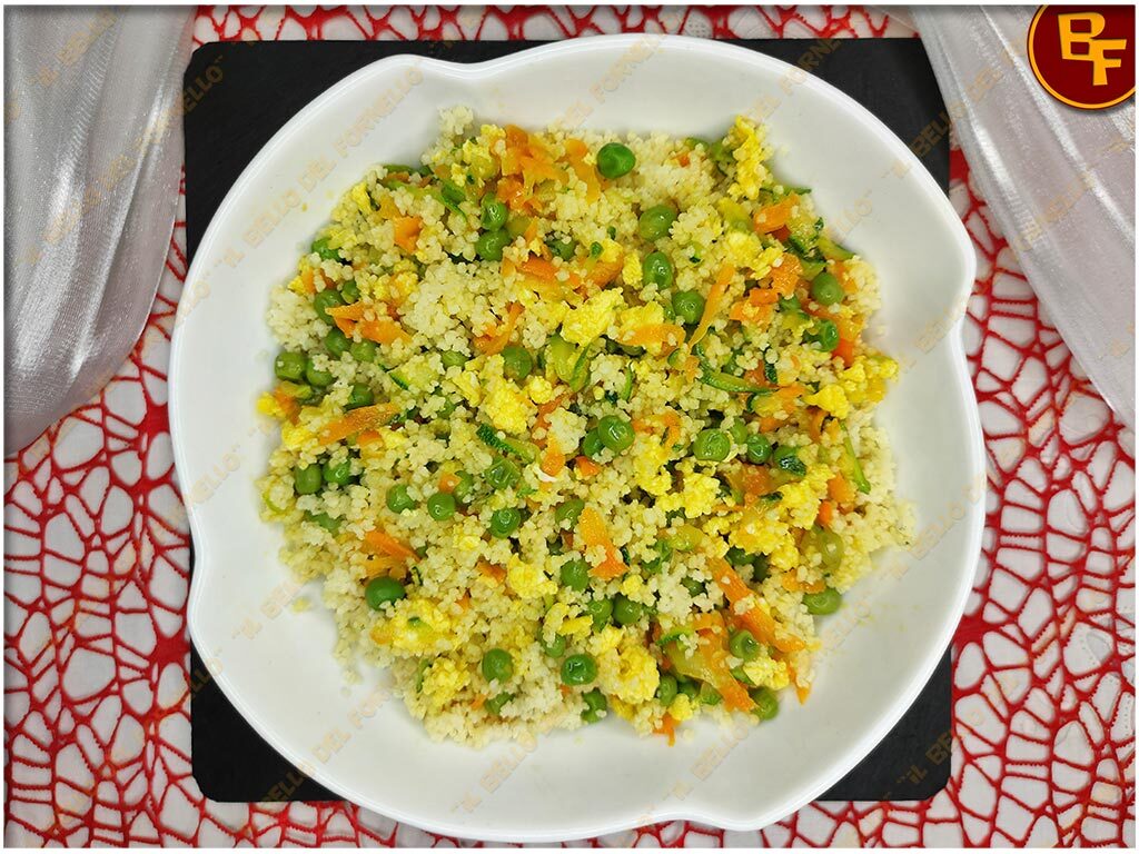 Cous cous con verdure e uova strapazzate