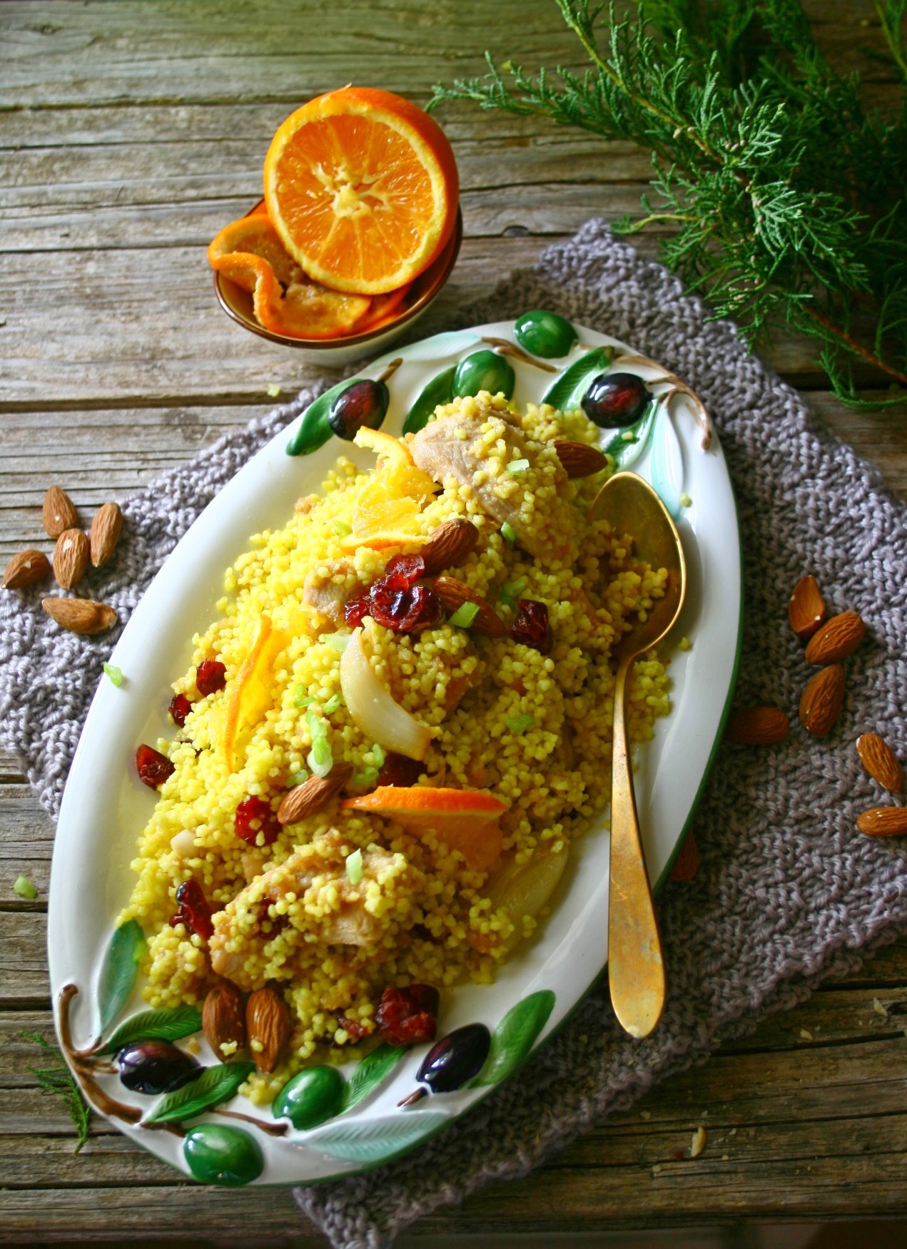 Cous cous grosso del colle con pollo e frutta