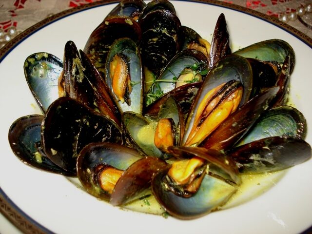 Cozze alla marinara (per 4)