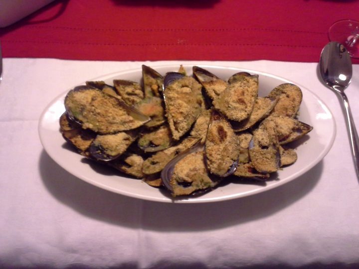 Cozze gratinate, antipasto classico