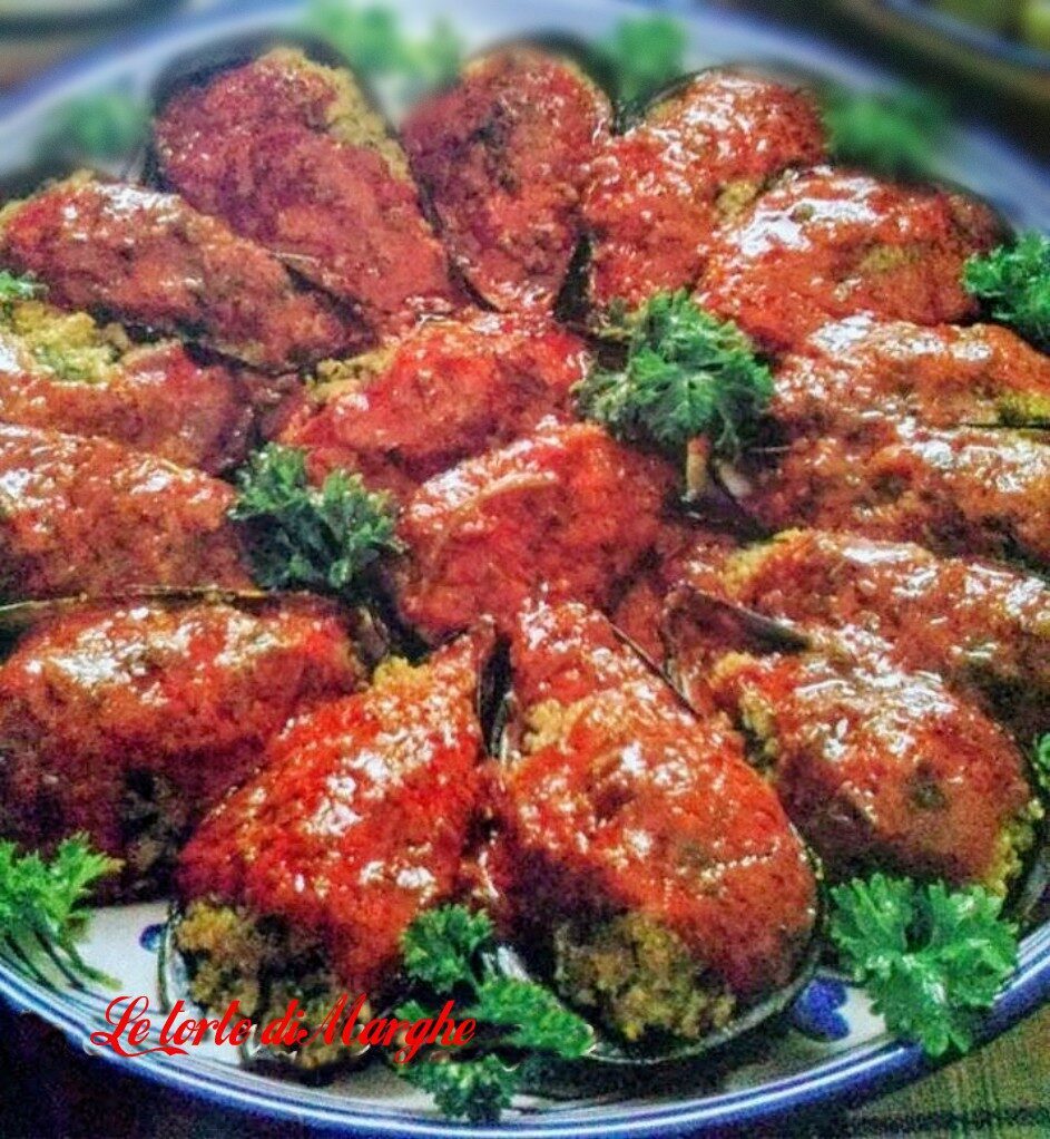 Cozze ripiene al pomodoro gustoso e saporito