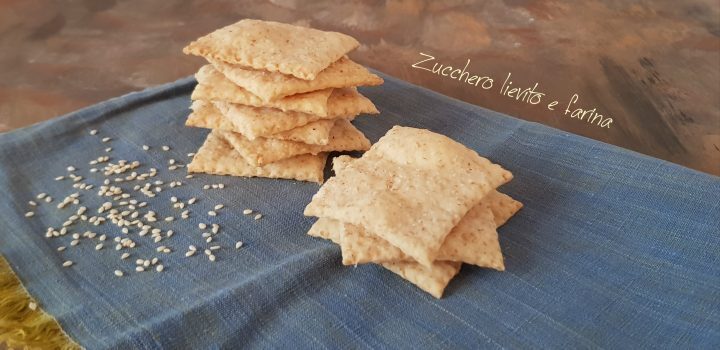 Crackers a lievitazione naturale con semi di sesamo