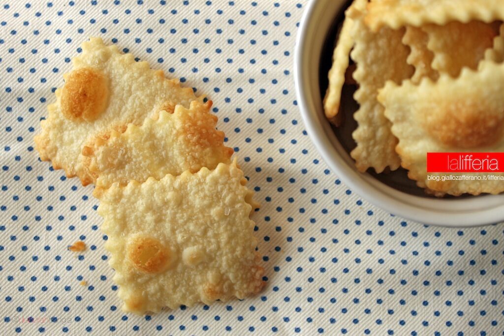 Crackers fatti in casa facili e veloci
