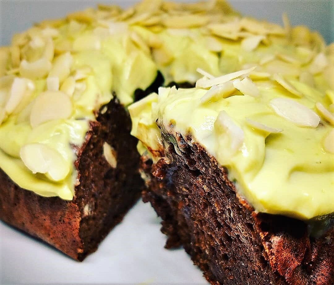 Cream avocado cake