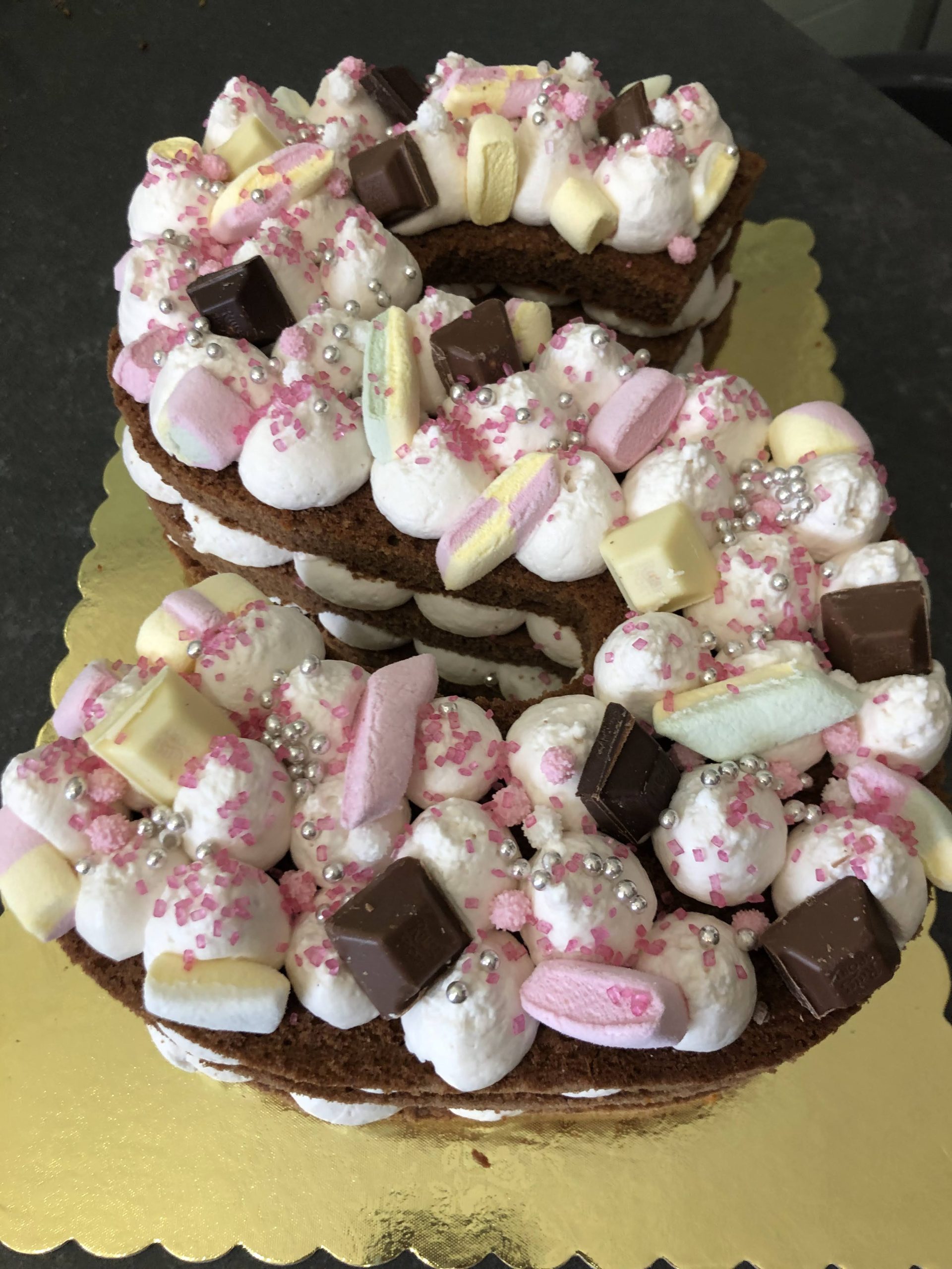 Creamtart cake (lettera)