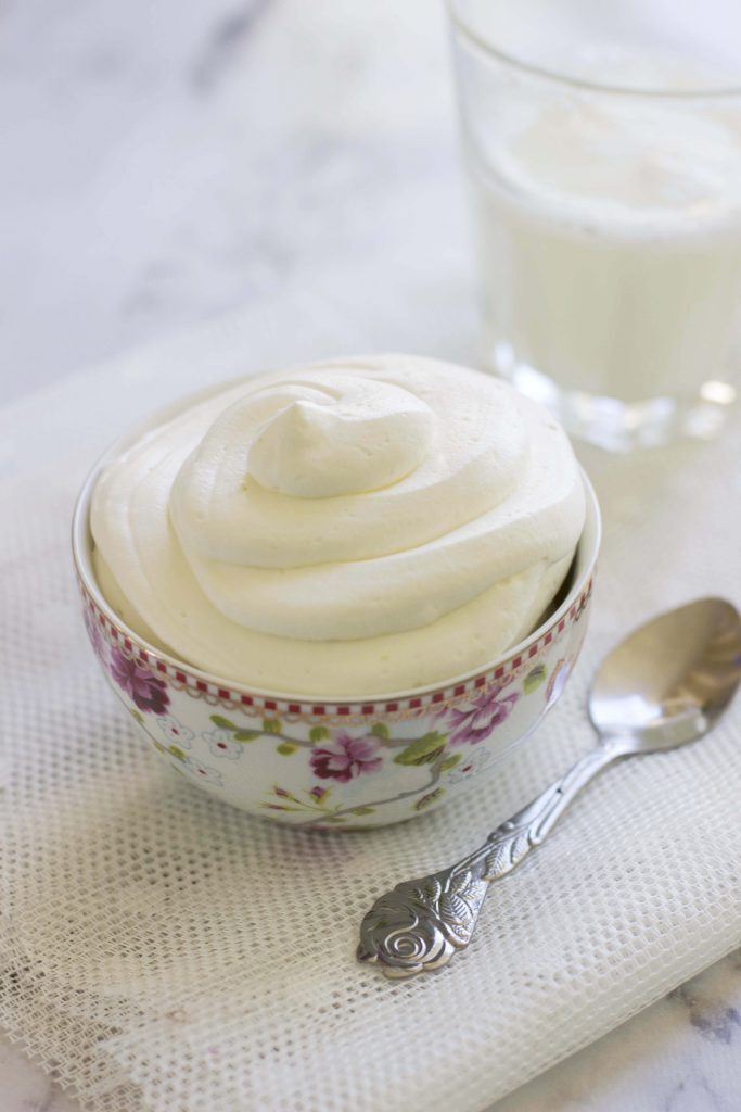Crema al latte: ricetta veloce e senza uova