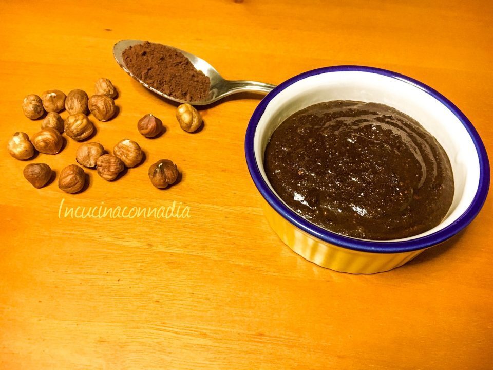 Crema alle nocciole con latte di soia fatta in casa una cremosa bontà