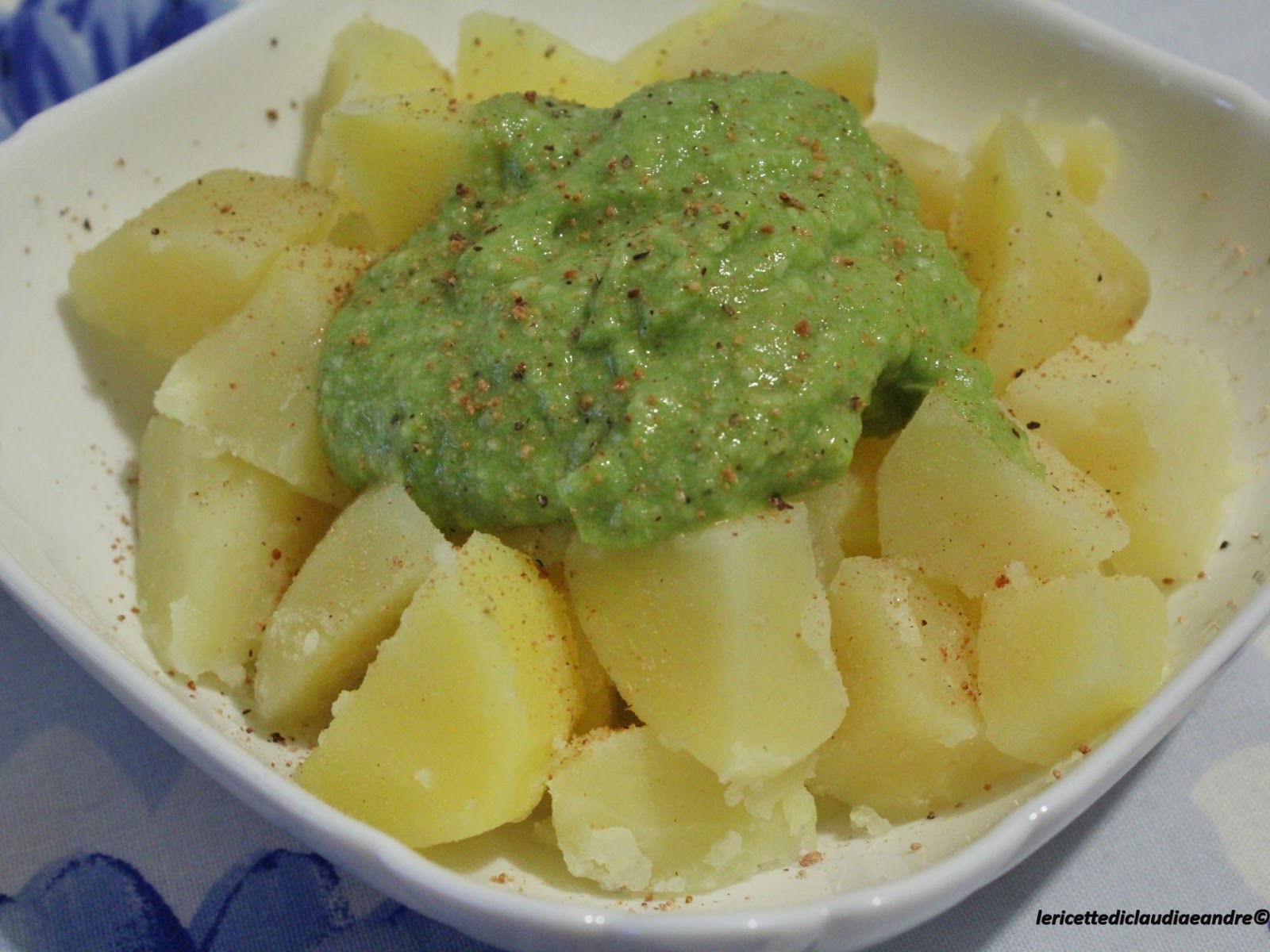 Crema con baccelli di fave e patate bollite…