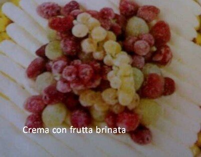 Crema con frutta brinata