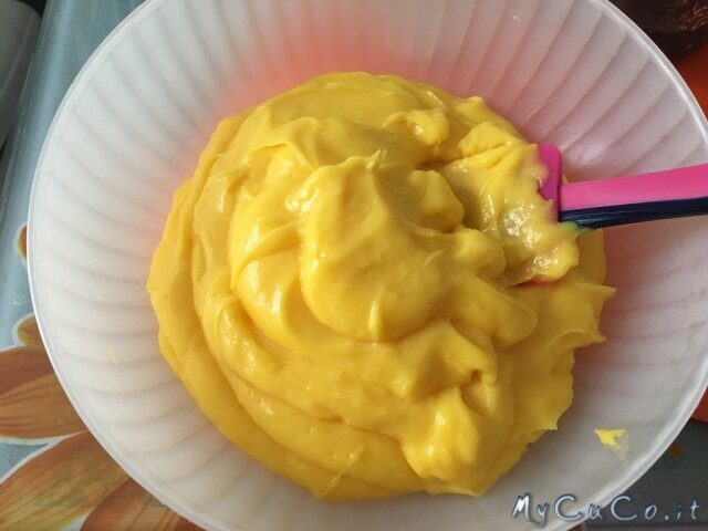 Crema densa con il cuco