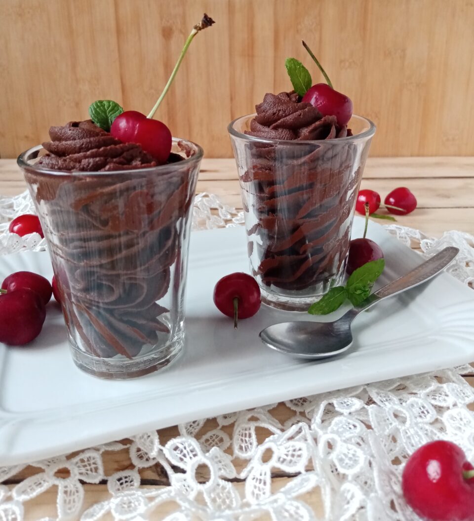 Crema di avocado e cioccolato