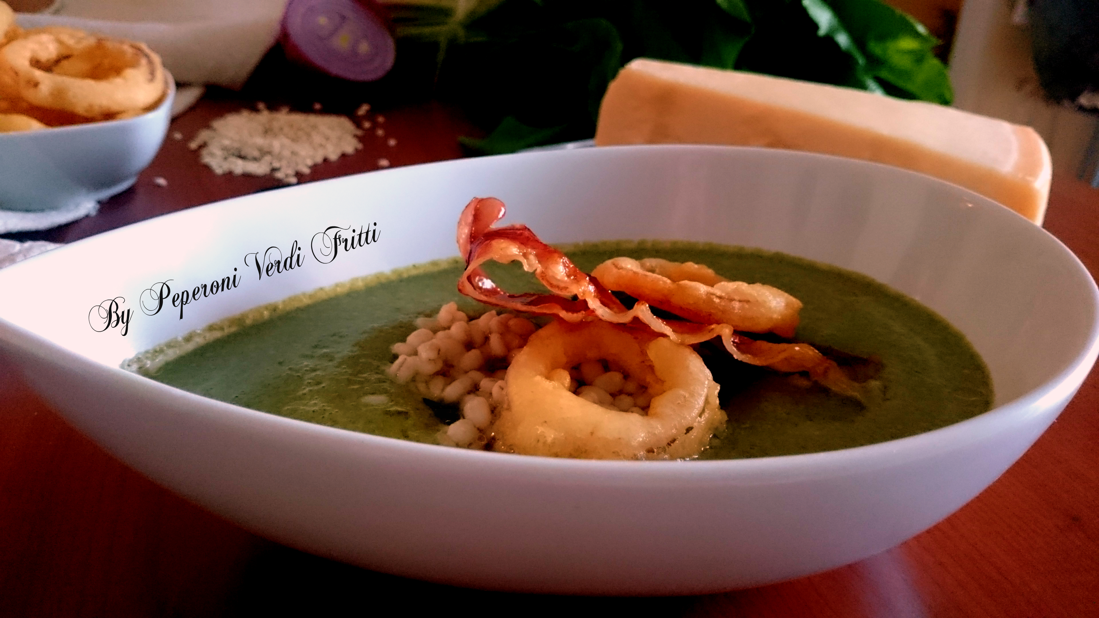 Crema di bietole con orzo perlato, anelli di cipolla pastellati e speck croccante