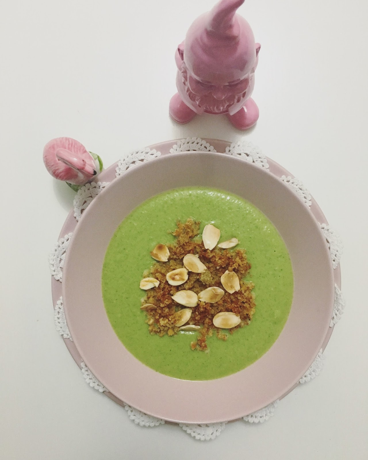 Crema di broccoli e granola di gorgonzola