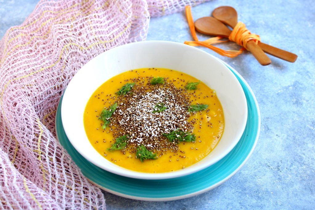Crema di carote e finocchi alla curcuma con popcorn di amaranto