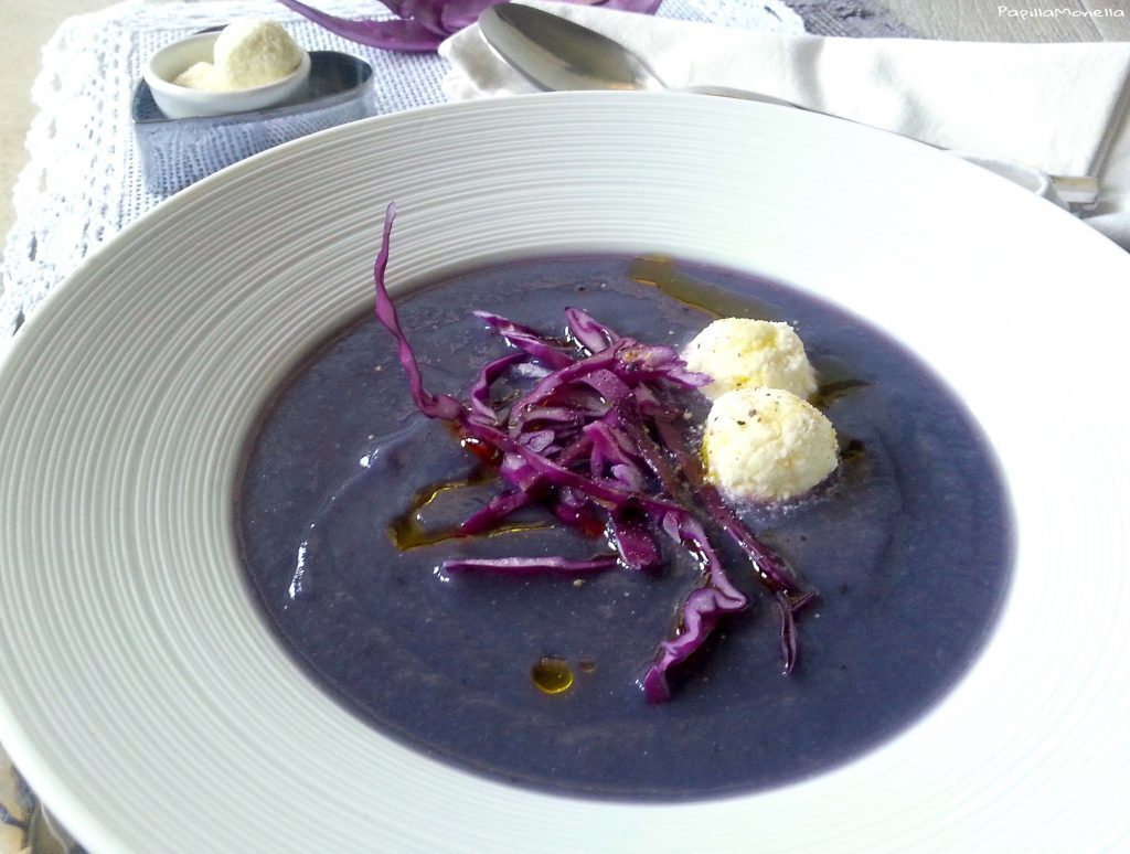 Crema di cavolo cappuccio viola al cumino