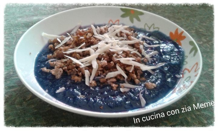 Crema di cavolo rosso con carne tritata
