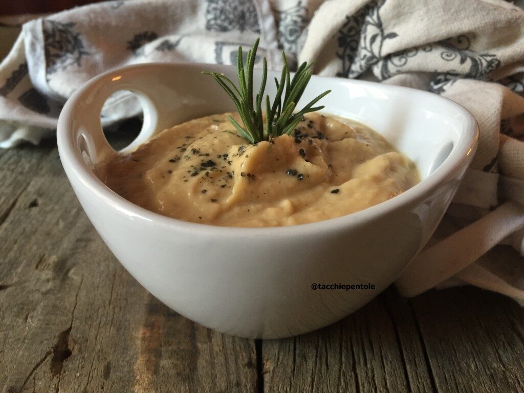 Crema di ceci e patate aromatizzata al rosmarino #comfortfood