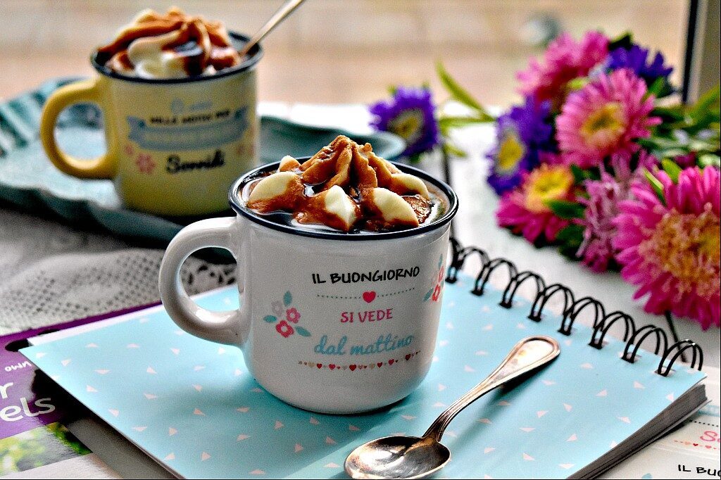 Crema di latte con panna e caramello