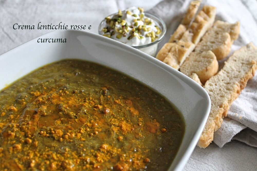 Crema di lenticchie rosse e curcuma con salsa sfiziosa