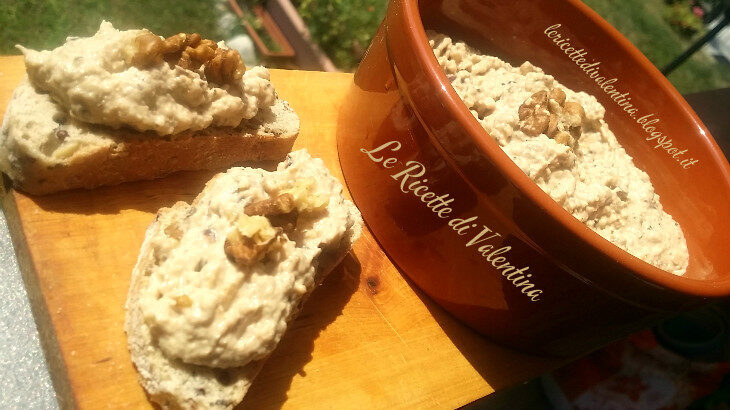 Crema di melanzane e noci per crostini o per condire la pasta