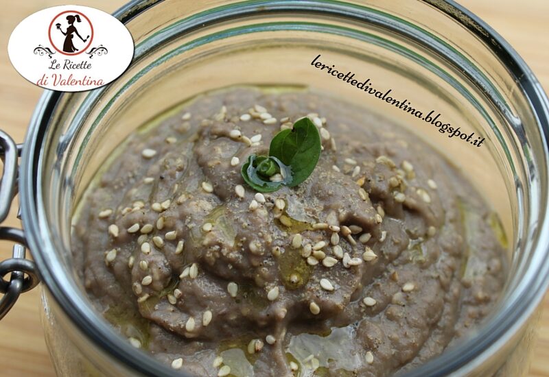 Crema di melanzane olive e sesamo