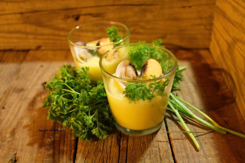 Crema di patate allo zafferano e vongole veraci