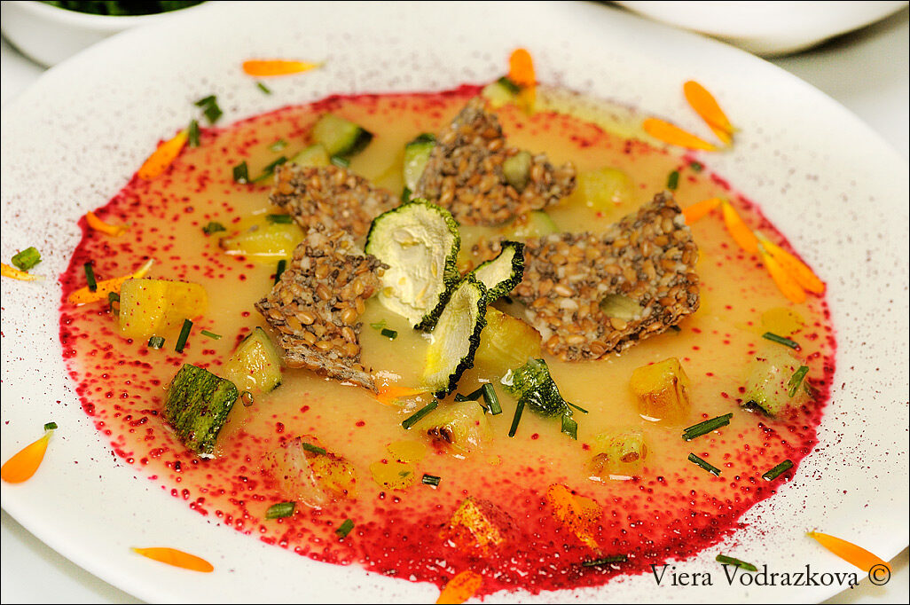 Crema di sedano rapa con zucchine senza glutine