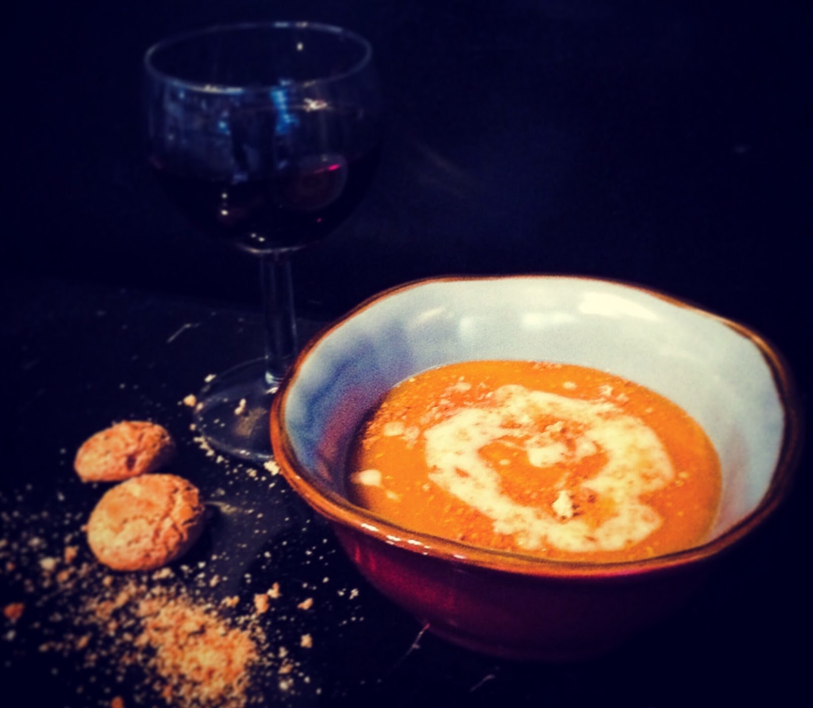 CREMA DI ZUCCA E PATATE, GORGONZOLA PICCANTE E BRICIOLE DI AMARETTI