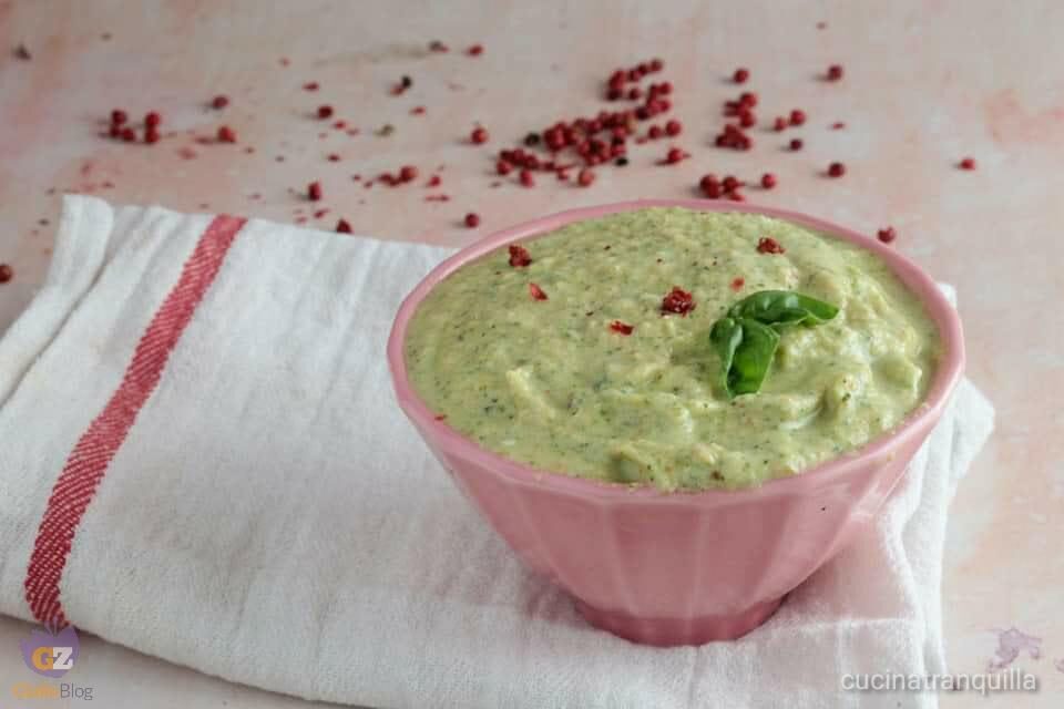 Crema di zucchine con carote e formaggio cremoso