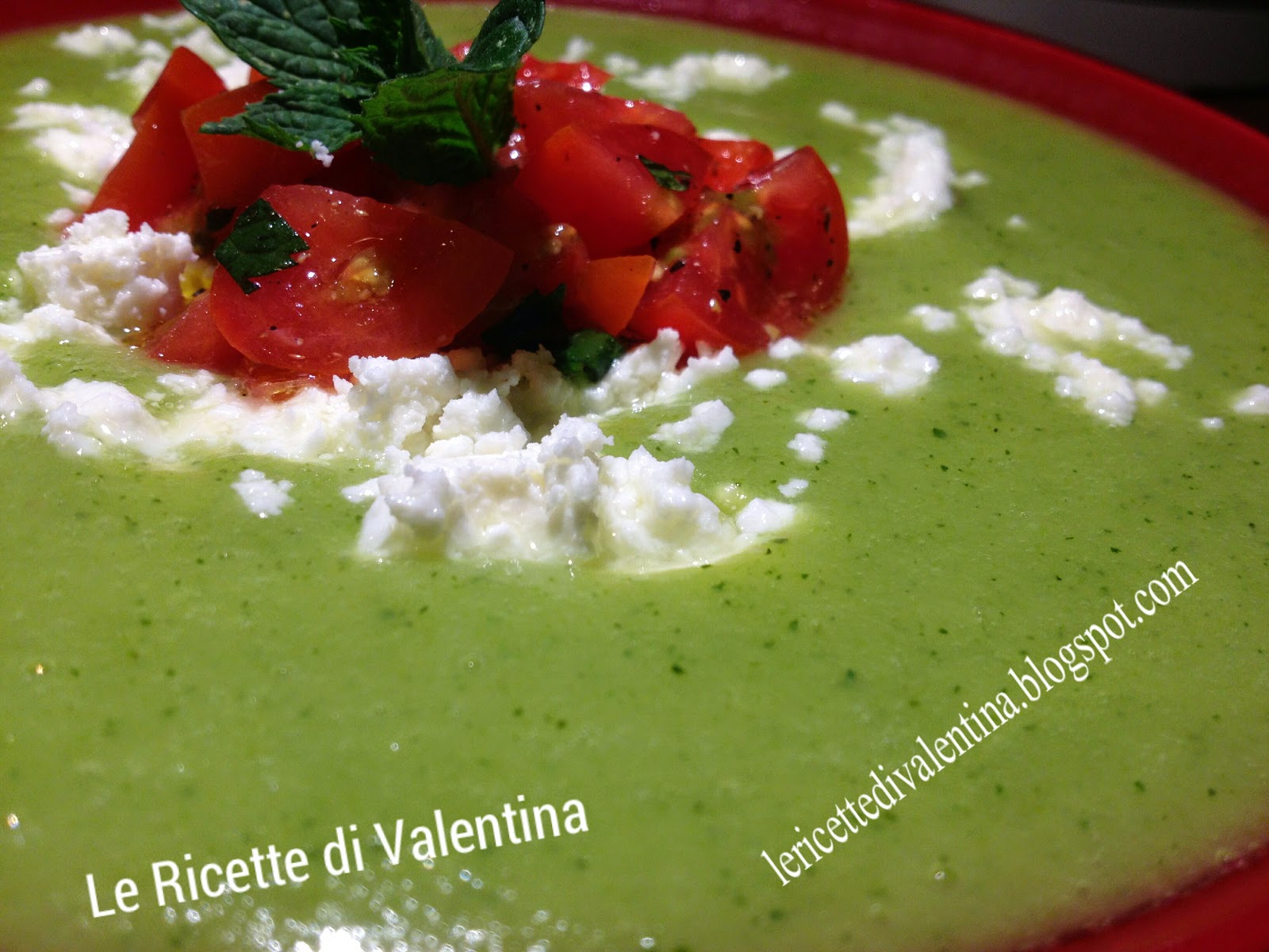 Crema di zucchine e menta con feta e pomodorini (ricetta bimby)