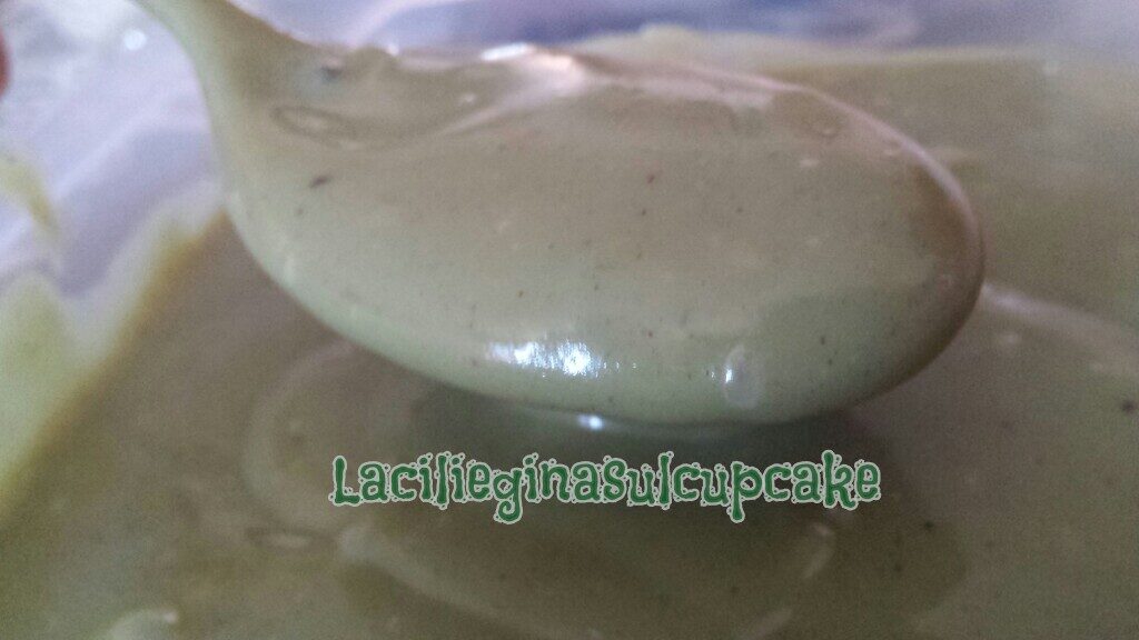 Crema pasticcera al pistacchio: crema per farcitura