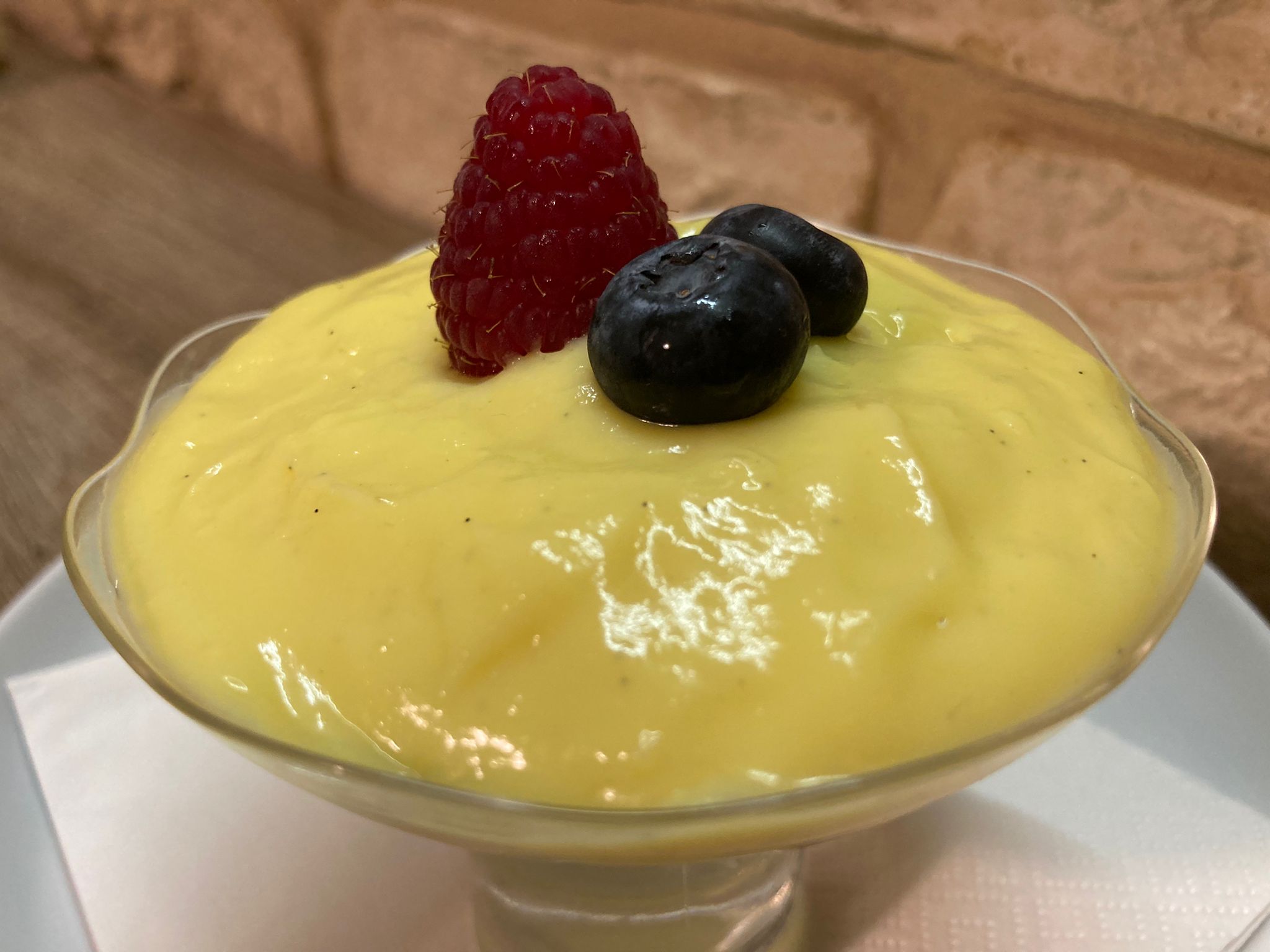 Crema pasticcera ricetta: come farla a casa, tutti i passaggi