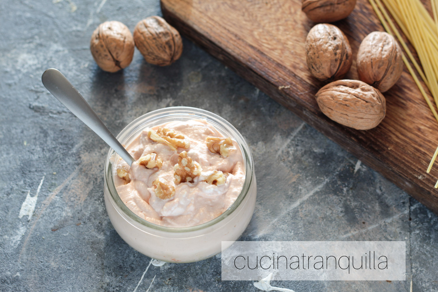Crema salata con ricotta e noci