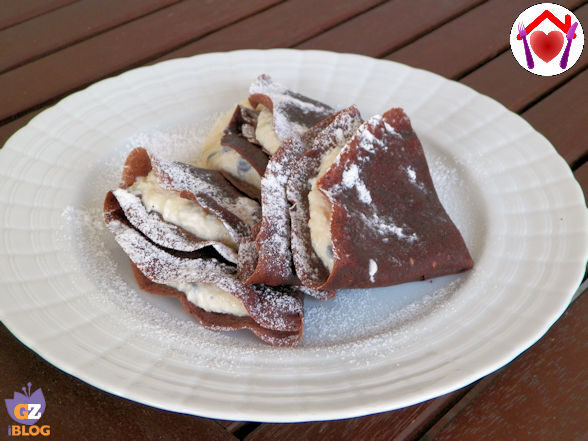 Crèpes al cacao con ricotta, cocco e gocce di cioccolato